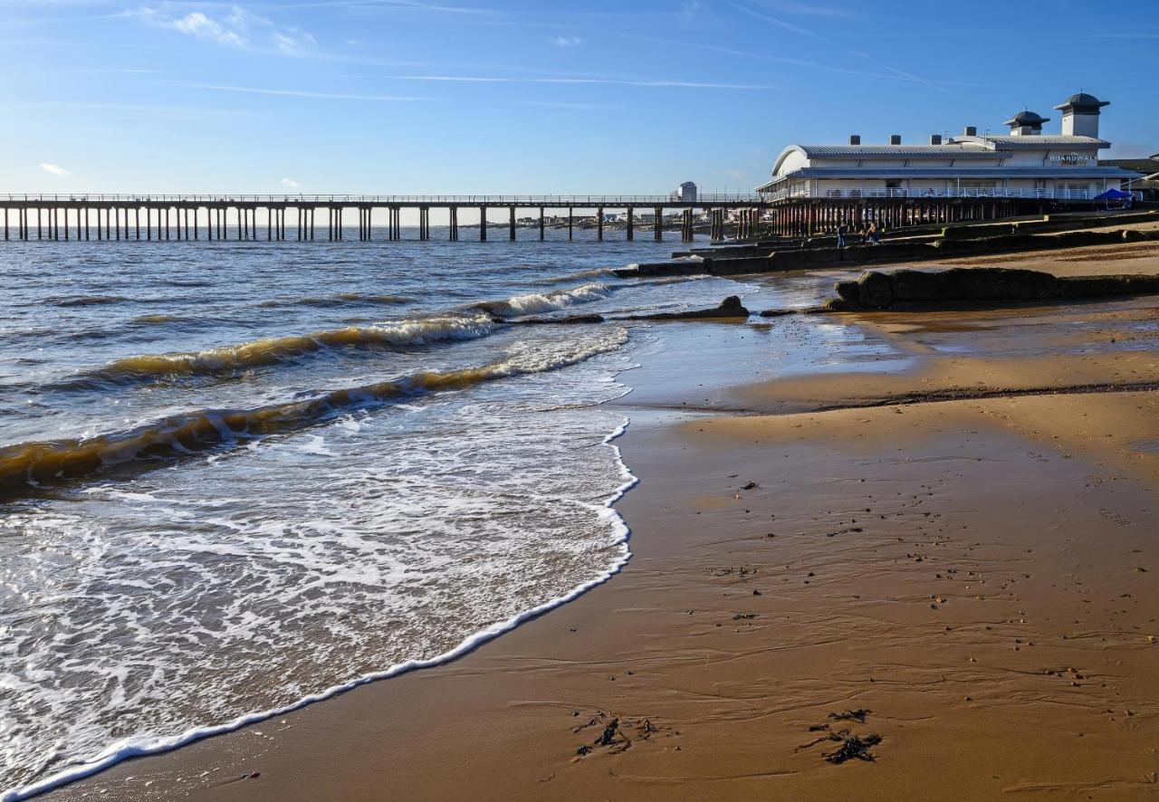 Luxury Lodge At Suffolk Sands Holiday Park Ref 45009Mv Felixstowe Kültér fotó