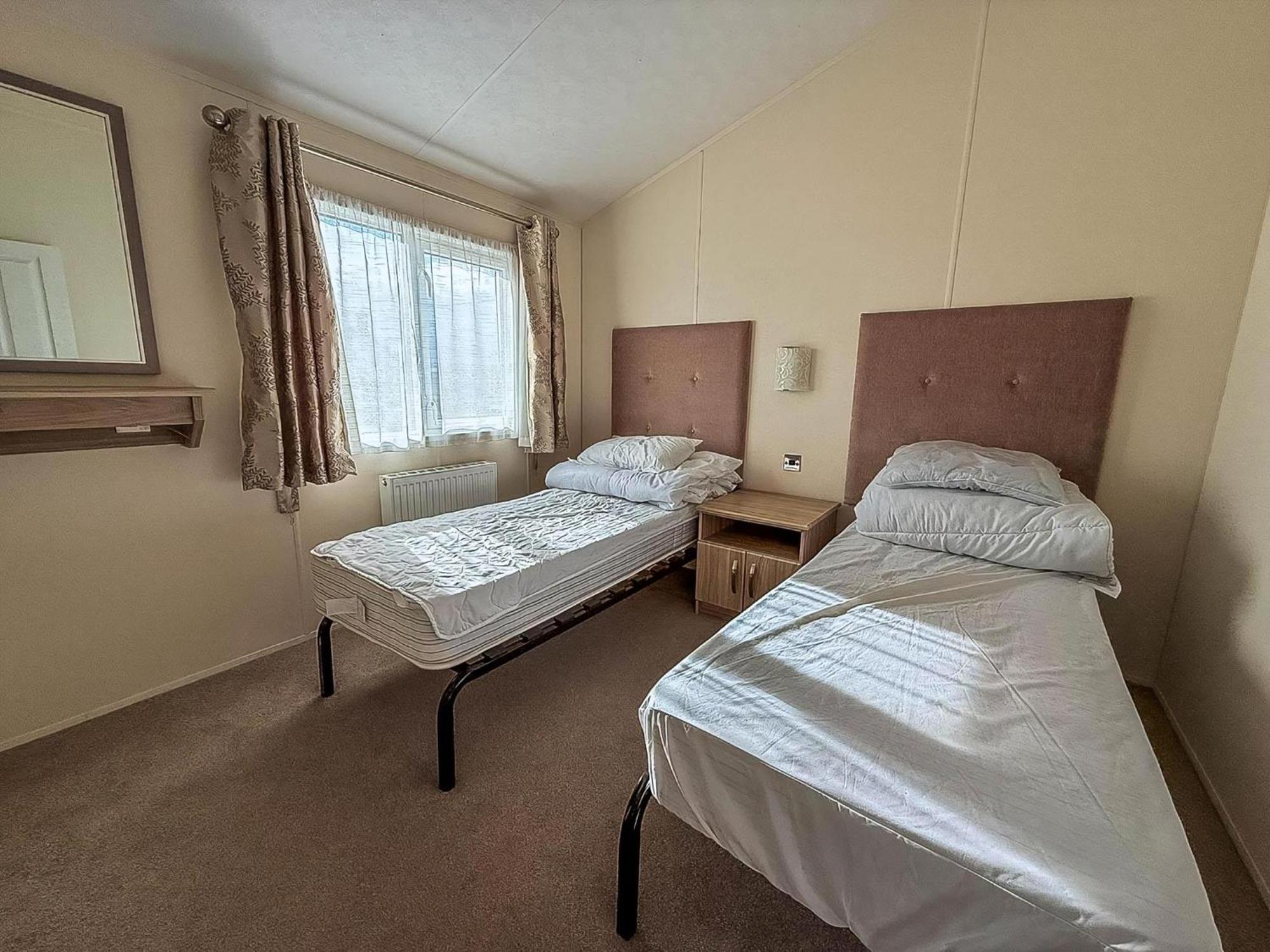 Luxury Lodge At Suffolk Sands Holiday Park Ref 45009Mv Felixstowe Kültér fotó