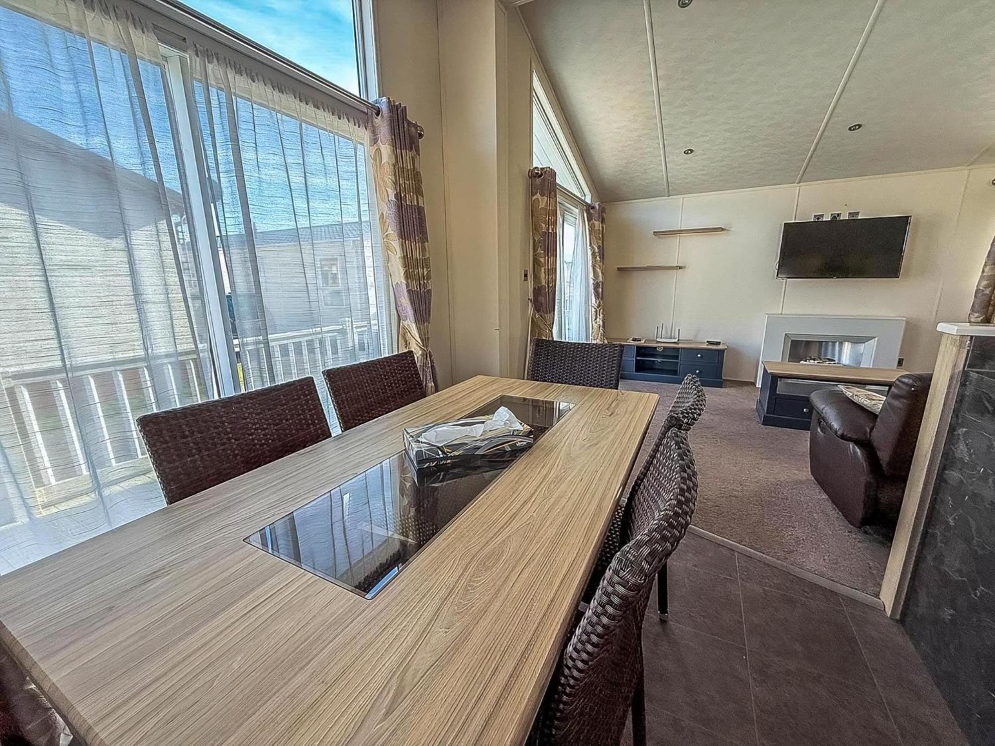 Luxury Lodge At Suffolk Sands Holiday Park Ref 45009Mv Felixstowe Kültér fotó